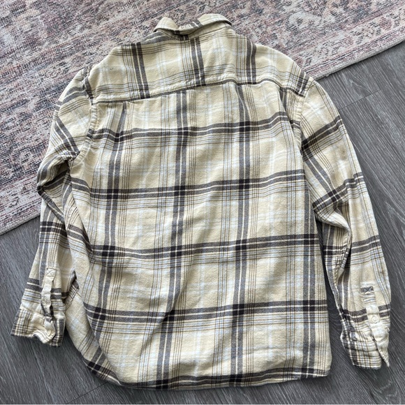 H&M Relaxed Fit Plaid Shirt - Picture 6 of 7